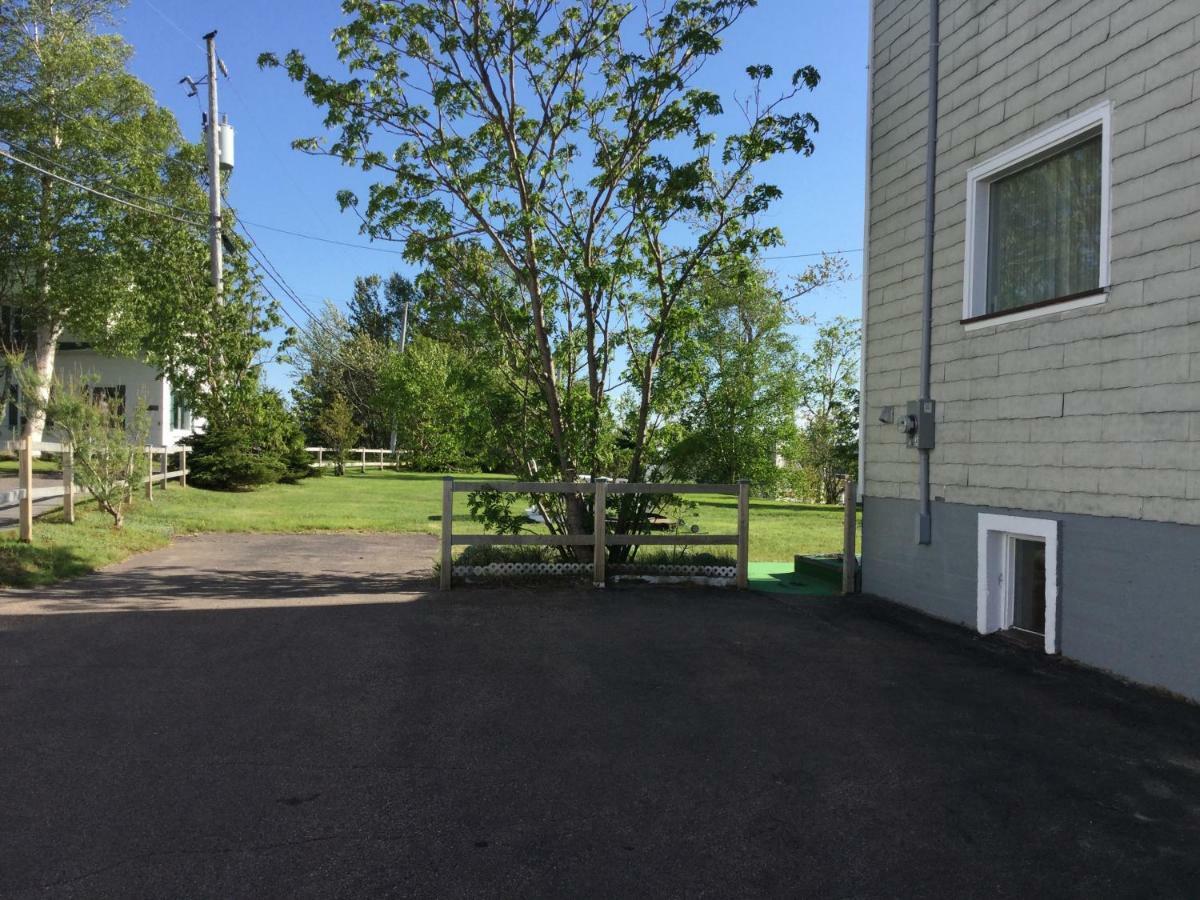 Appartement Chez Leon Grandes-Bergeronnes Zewnętrze zdjęcie